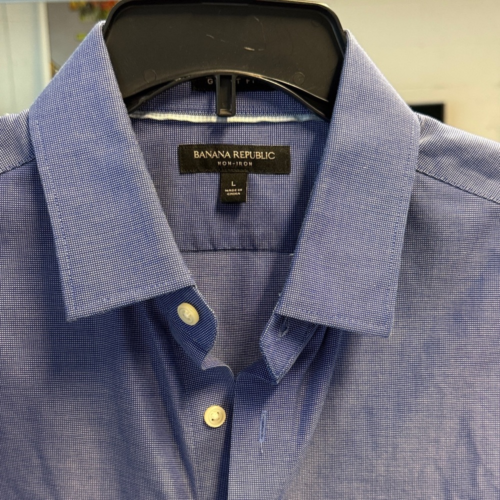Banana Republic Men's Dress Shirt in Light Blue